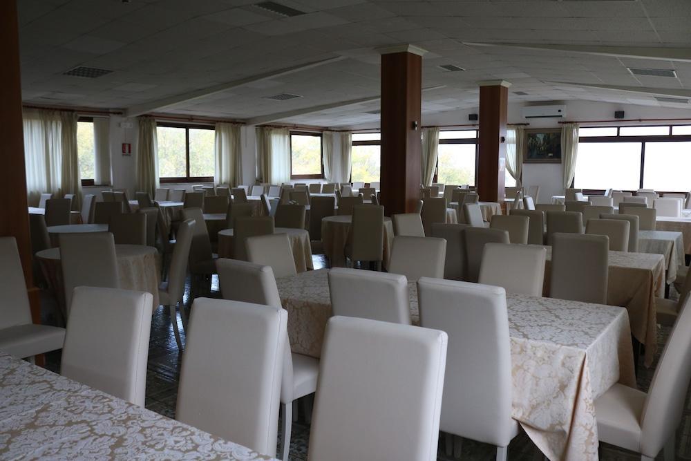 Hotel Cavour Sorrento Bagian luar foto