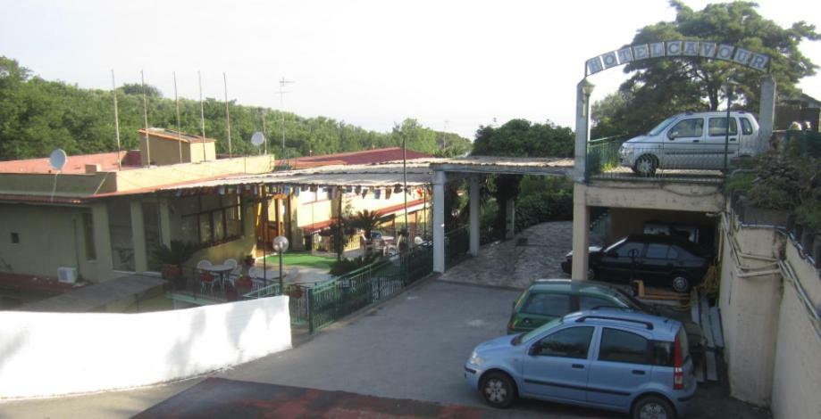 Hotel Cavour Sorrento Bagian luar foto